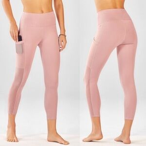 MILA HIGH WAIST CAPRI / ON THE GO POWERHOLD LEGGING FABLETICS